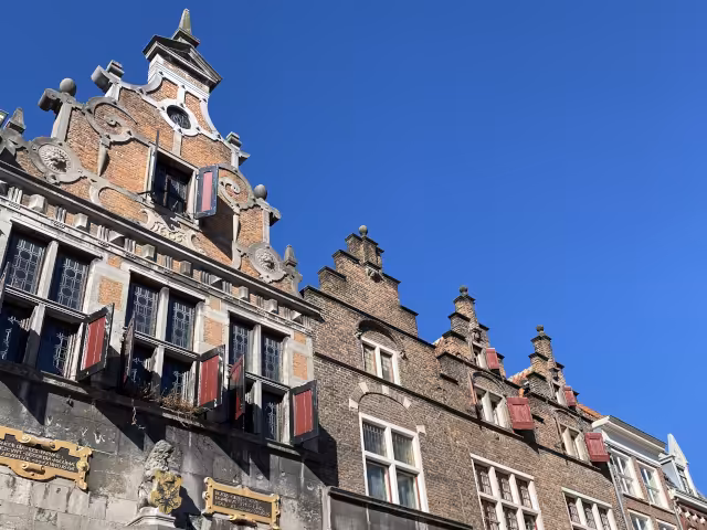 Nijmegen stadwandeling kijk eens omhoog